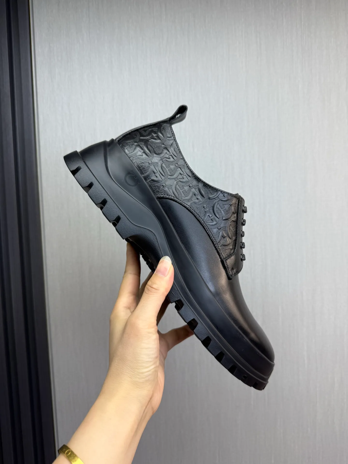 Men's shoes 💰880💰 Ferragamo. [Ferragamo] Men's Loaf leather shoes, the latest hot style, 1:1 original purchase quality, top quality, imported open-edge beaded cowhide leather on the upper, hand-made three-dimensional stitching highlights the round toe design, the inner feet are made of imported cowhide, with original wear-resistant rubber outsole, matching code 39-44, (38, 45 custom-made, non-refundable)